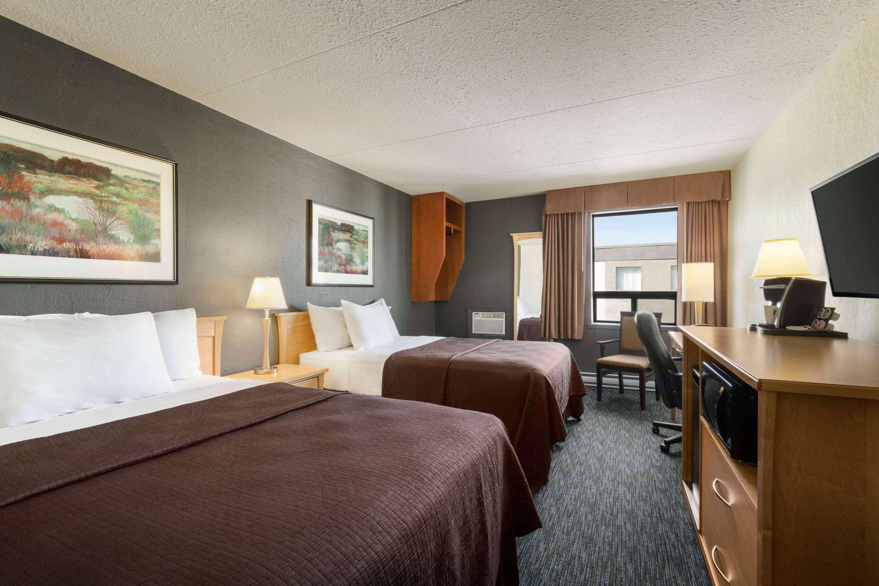 Travelodge By Wyndham Edmonton West Exteriör bild
