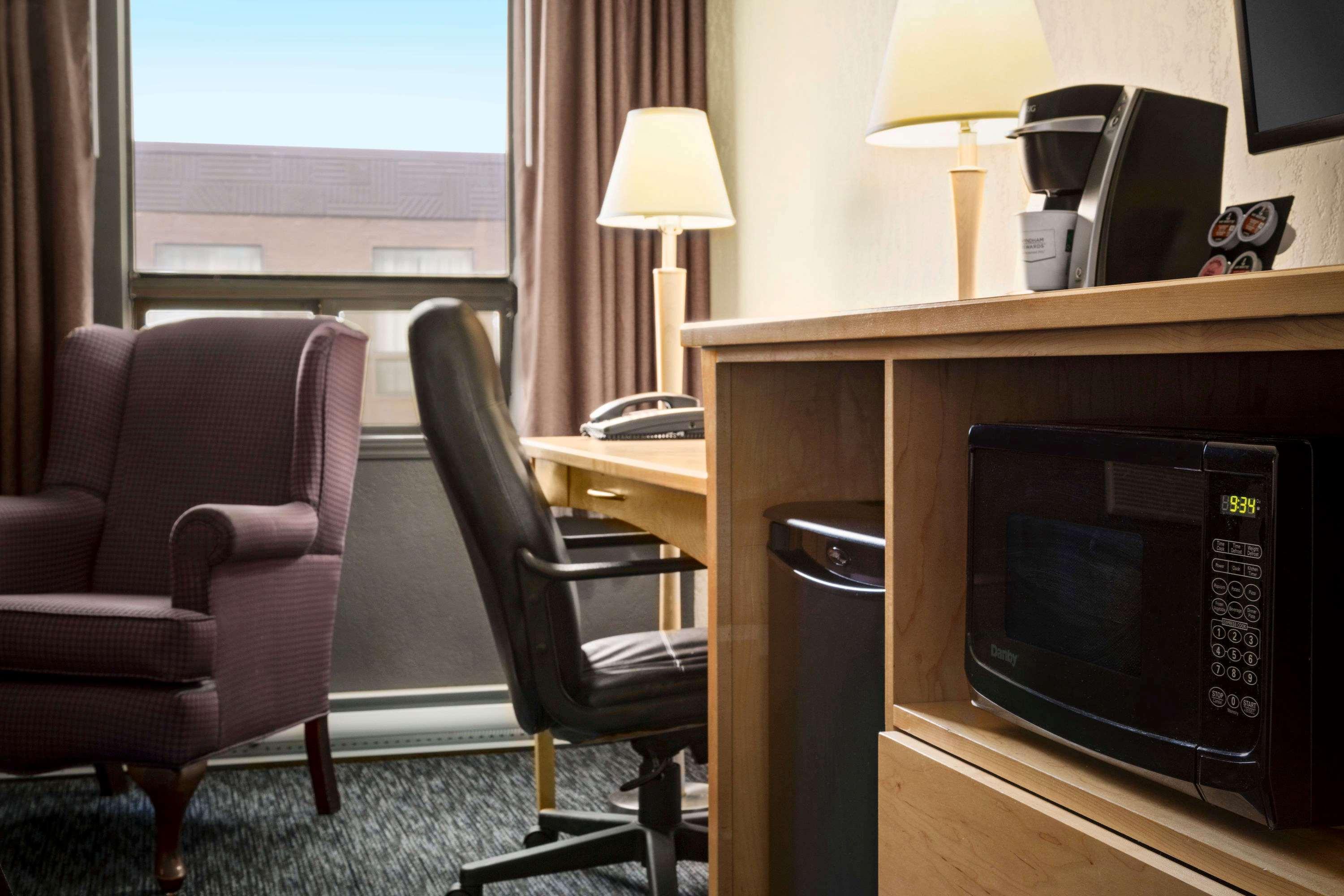 Travelodge By Wyndham Edmonton West Exteriör bild