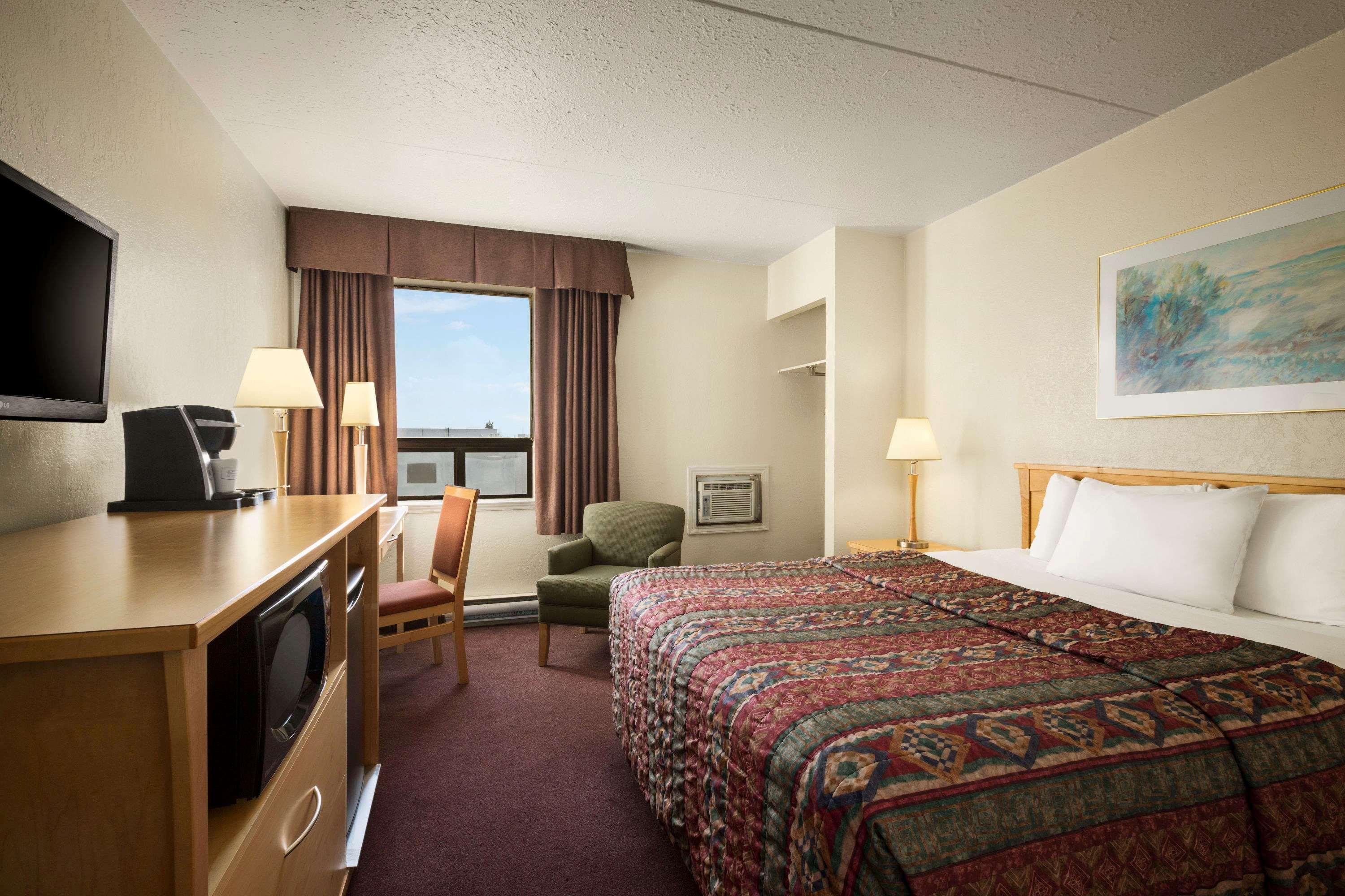 Travelodge By Wyndham Edmonton West Exteriör bild