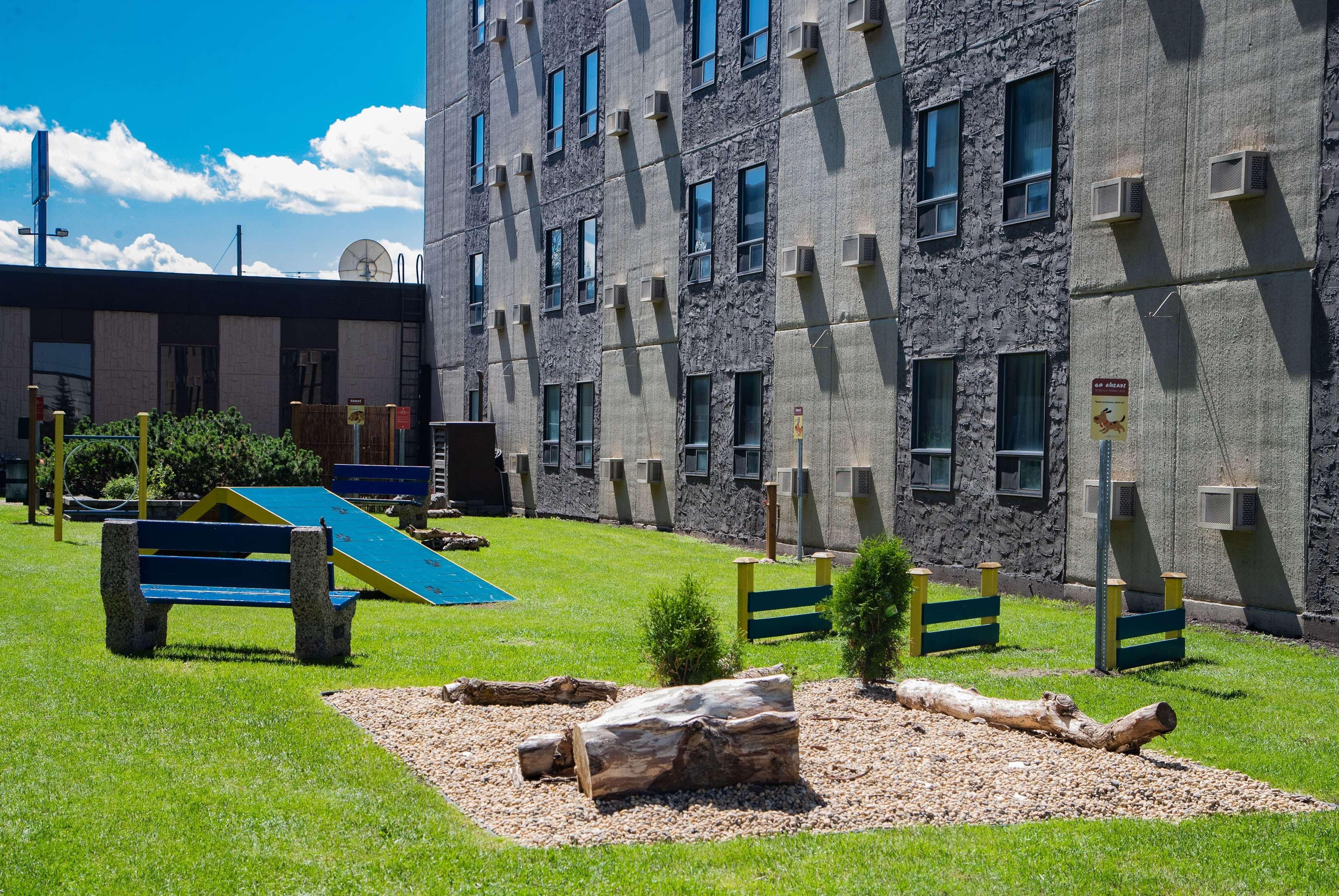 Travelodge By Wyndham Edmonton West Exteriör bild