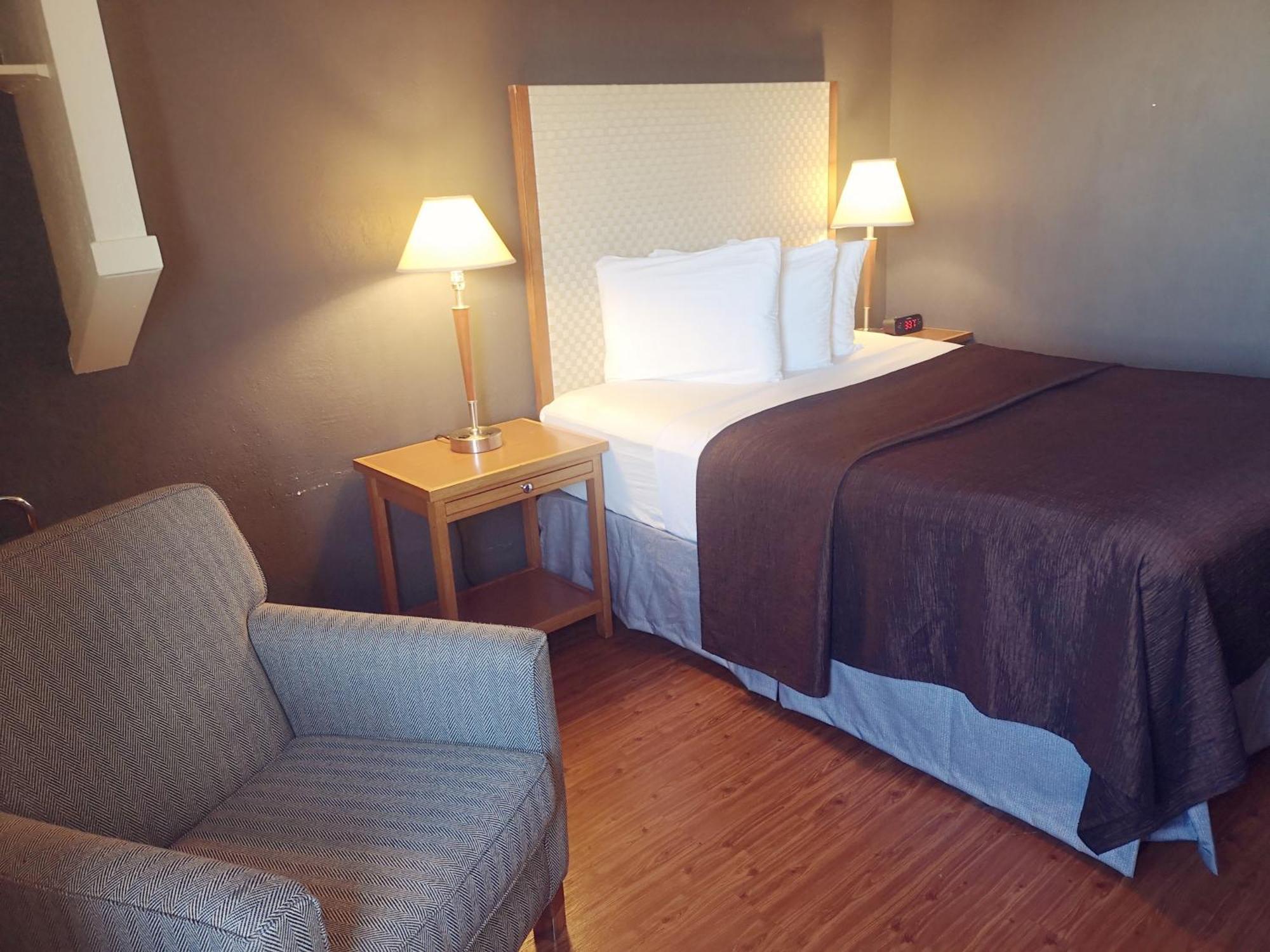 Travelodge By Wyndham Edmonton West Exteriör bild