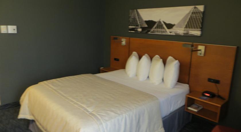 Travelodge By Wyndham Edmonton West Exteriör bild