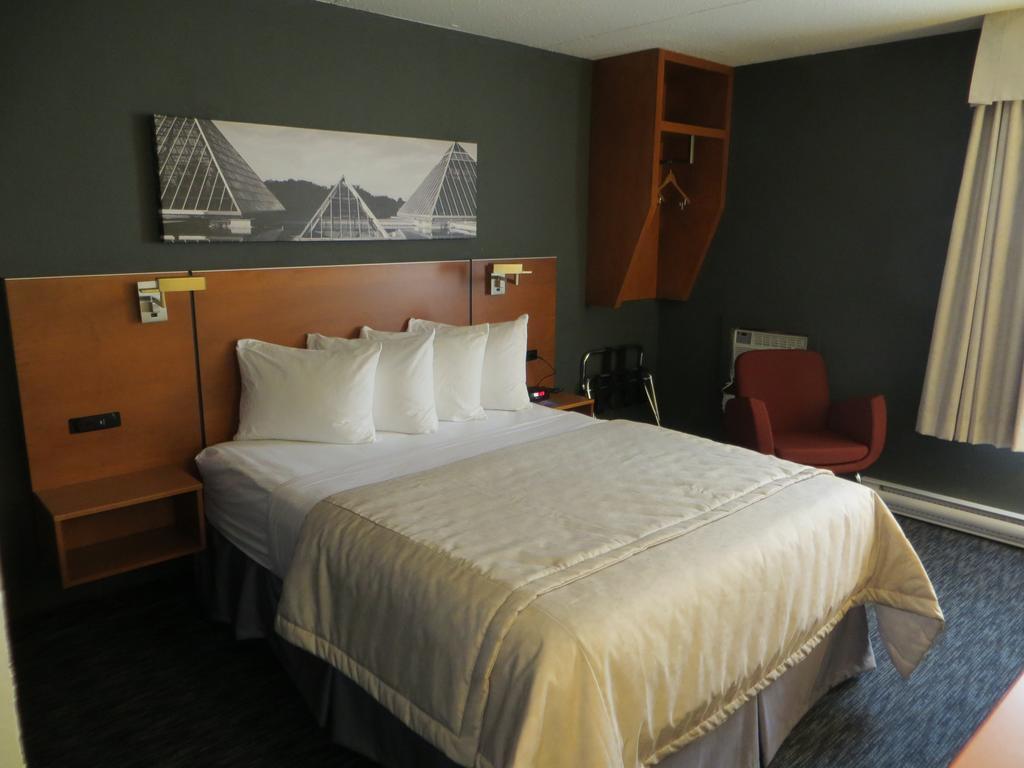 Travelodge By Wyndham Edmonton West Exteriör bild