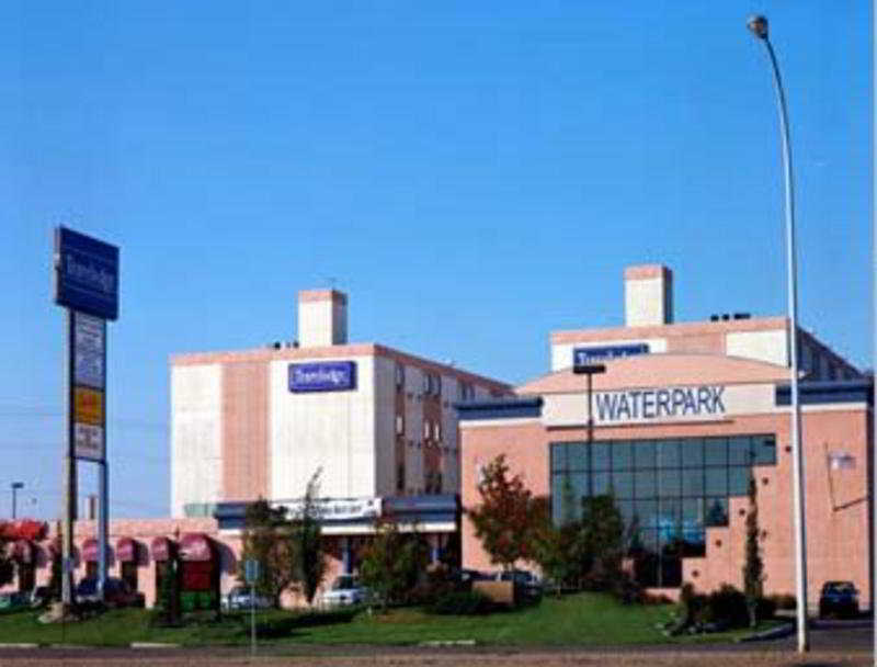 Travelodge By Wyndham Edmonton West Exteriör bild