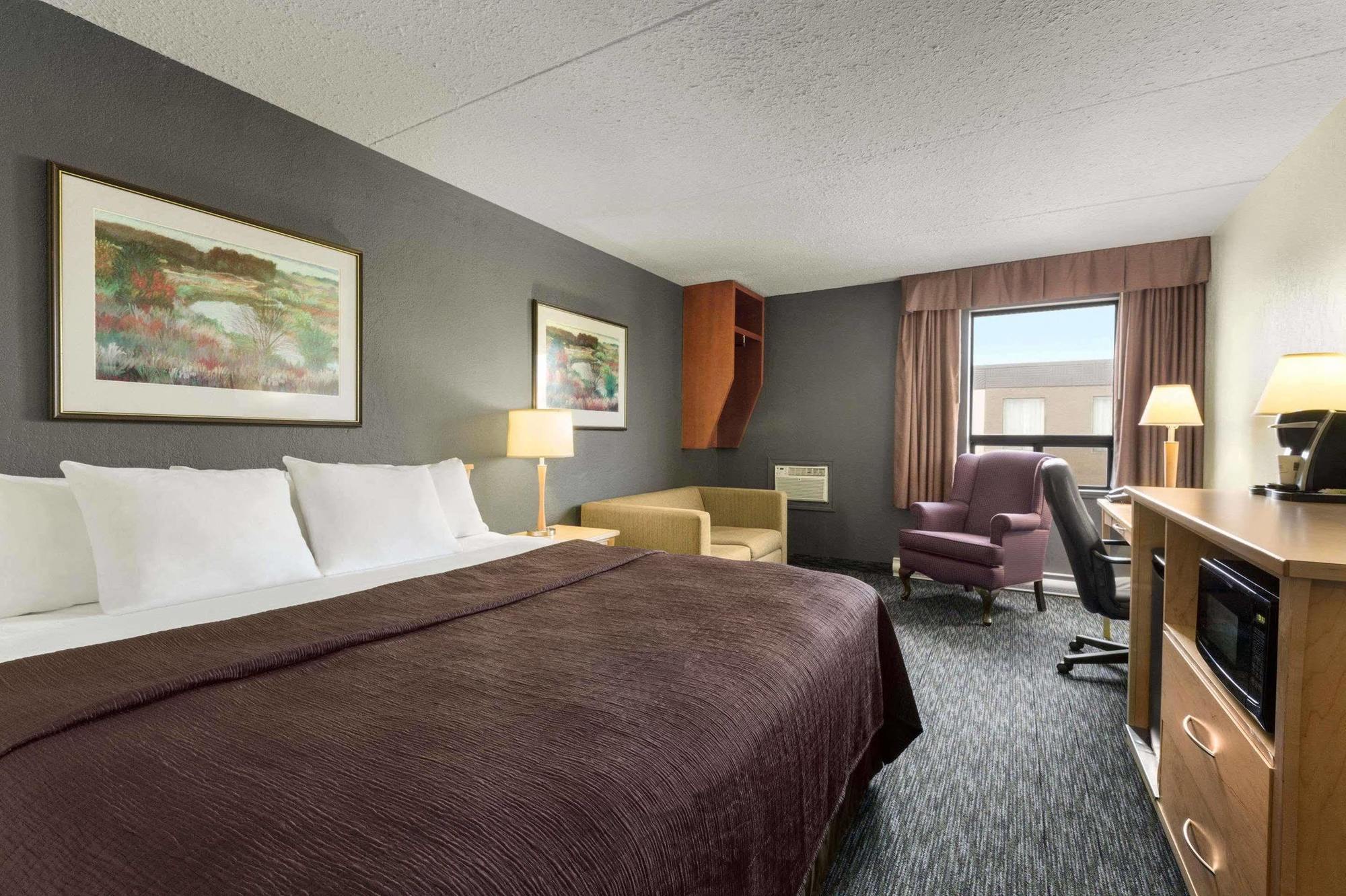 Travelodge By Wyndham Edmonton West Exteriör bild
