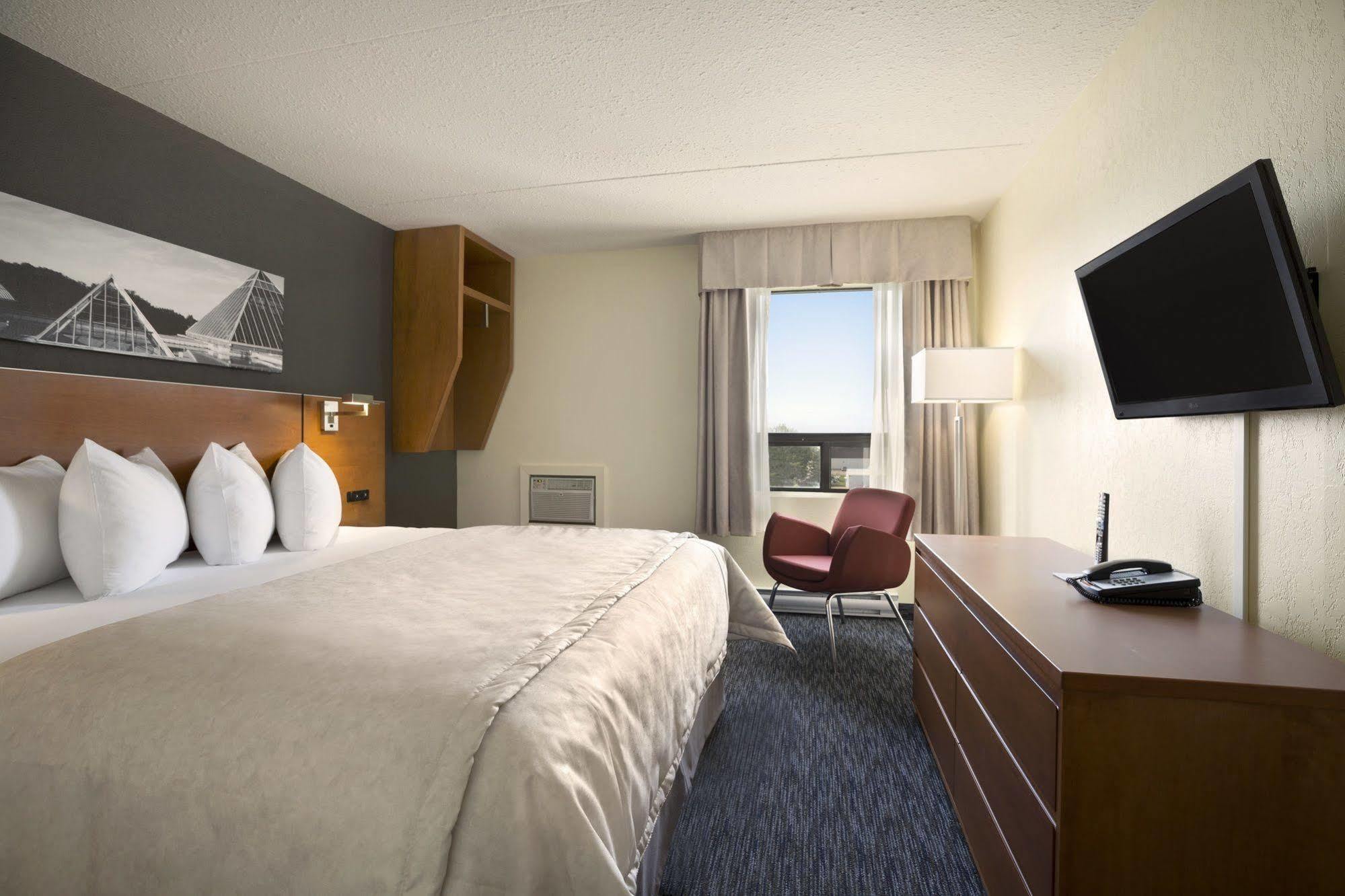 Travelodge By Wyndham Edmonton West Exteriör bild