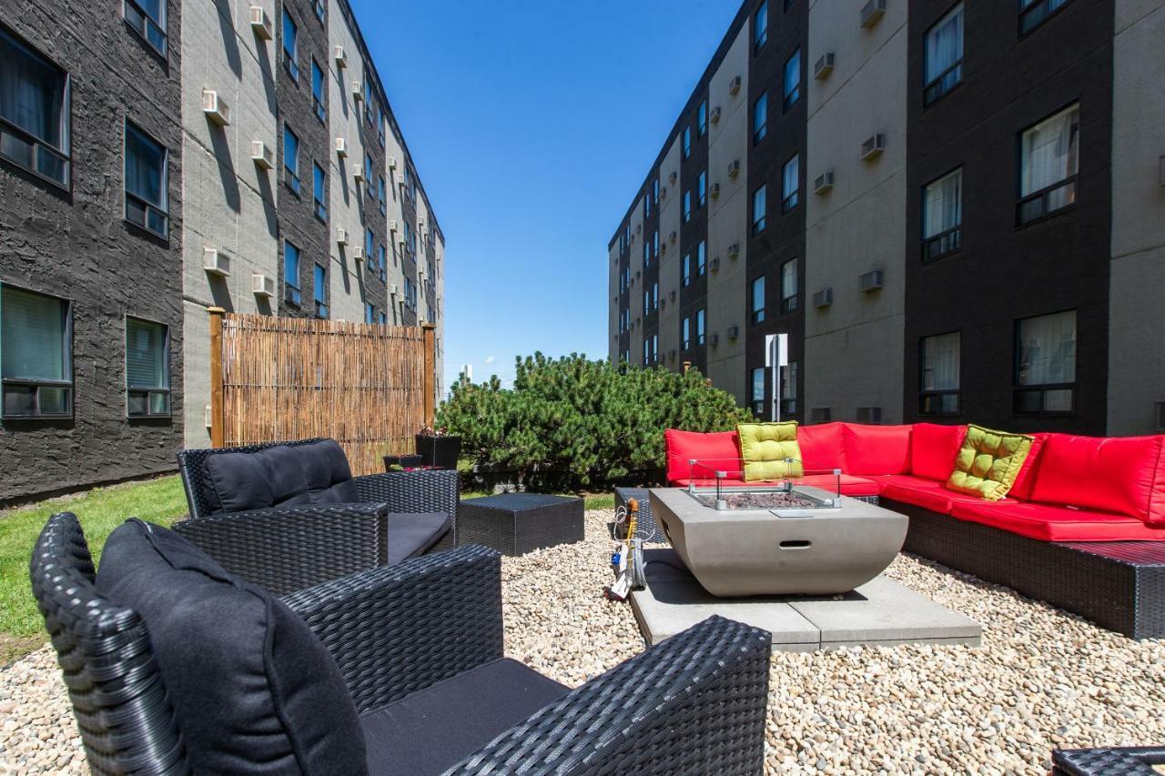 Travelodge By Wyndham Edmonton West Exteriör bild